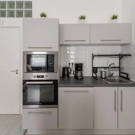 Downtown Gem Aircond Close To Heroes' Square דירה בודפשט