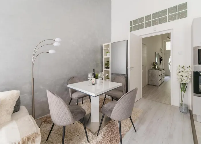 דירה Downtown Gem Aircond Close To Heroes' Square *