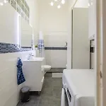 Downtown Gem Aircond Close To Heroes' Square Daire *