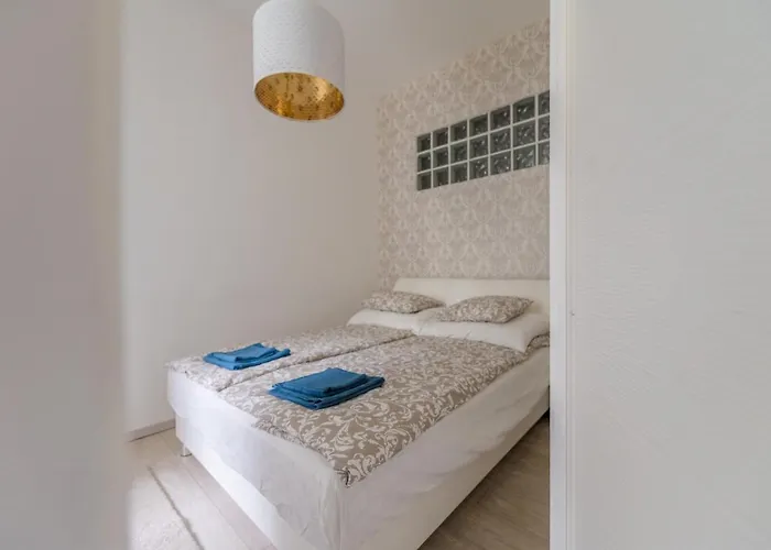 Downtown Gem Aircond Close To Heroes' Square Apartamento