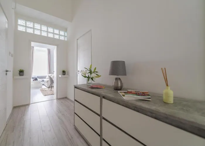 Downtown Gem Aircond Close To Heroes' Square Apartamento *